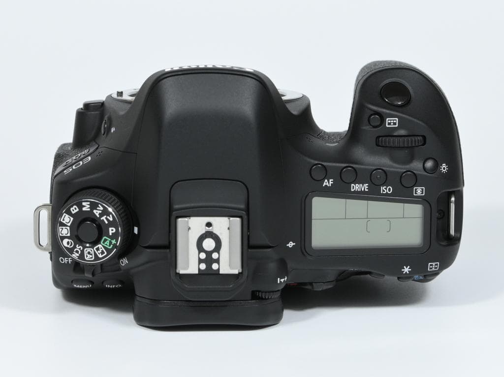 【超美品】 キヤノン　Canon EOS 80D ボディ《ショット数7029》