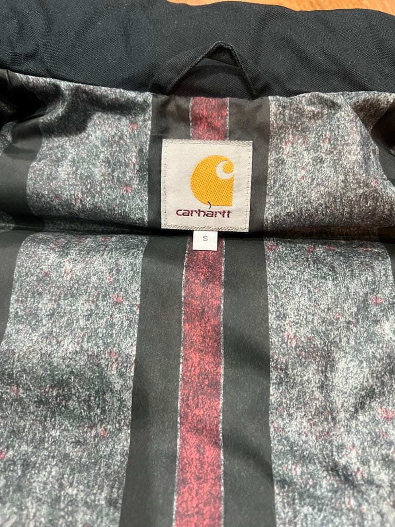セレッソ　Carhartt ブラック ダウンベスト