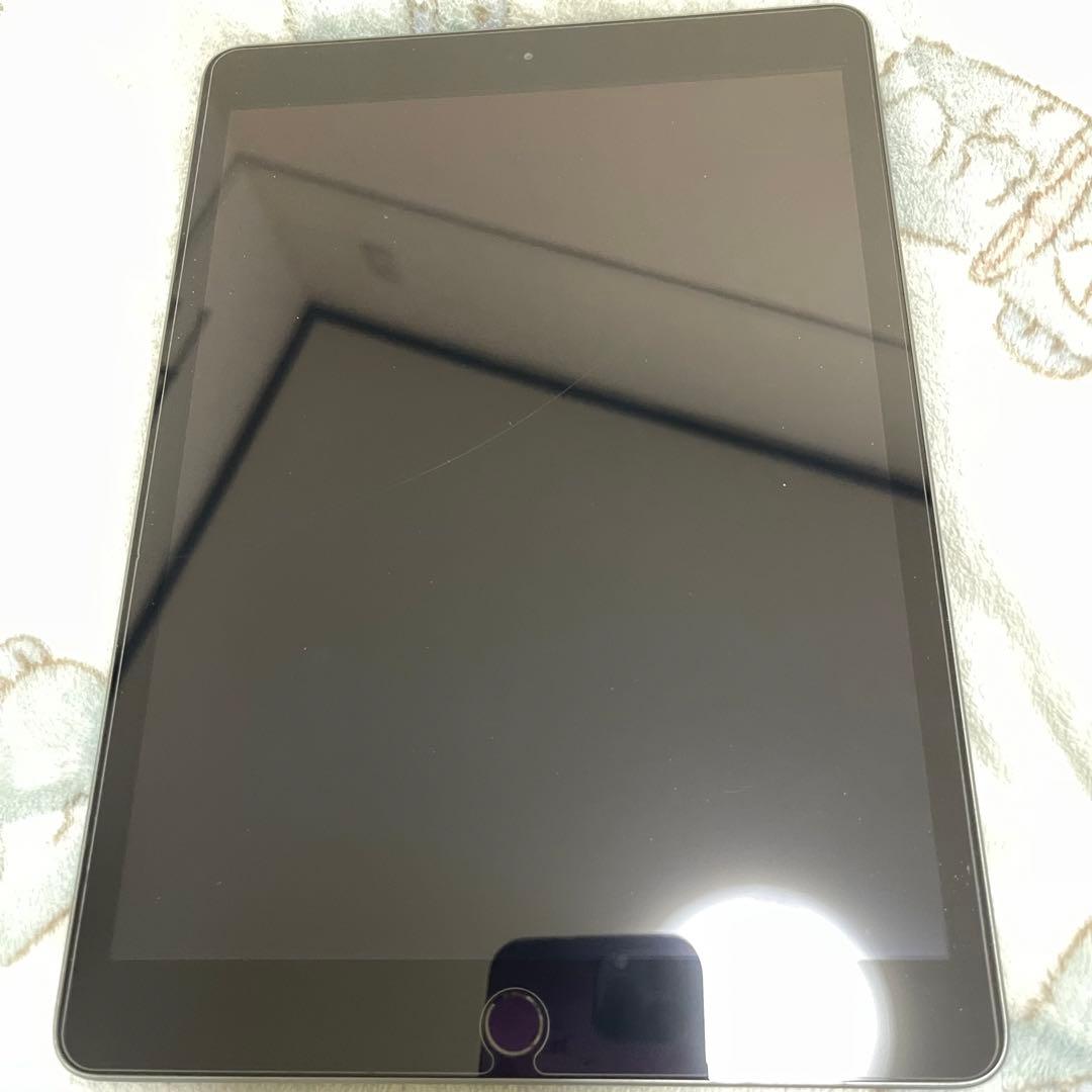iPad 第8世代 10.2インチ 32GB Wi-Fiモデル中古 動作良好