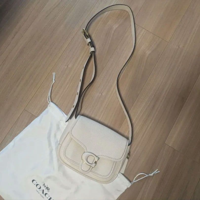 【週末限】COACH TABBY MESSENGER19 ホワイト