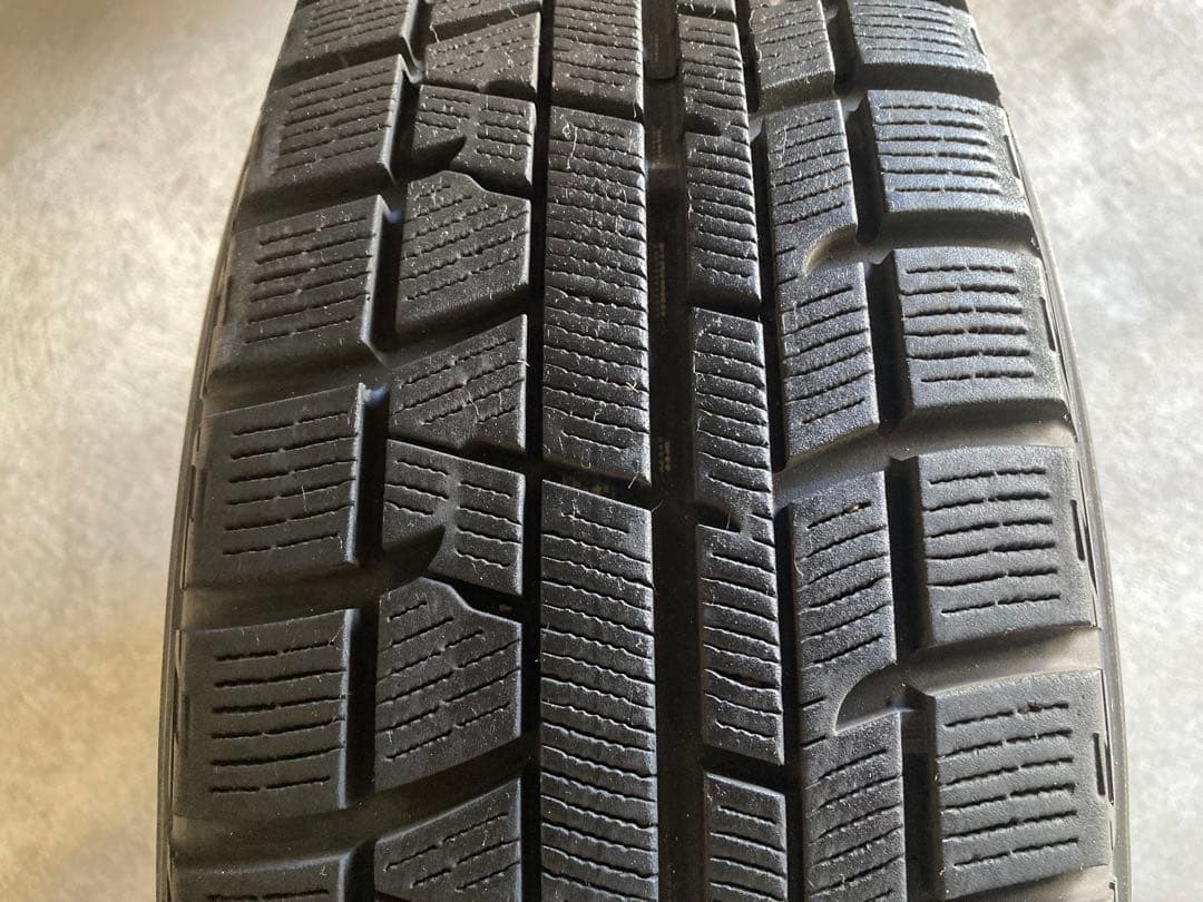 トヨタウィッシュ純正ホイール　ヨコハマスタッドレスタイヤ ４本セット