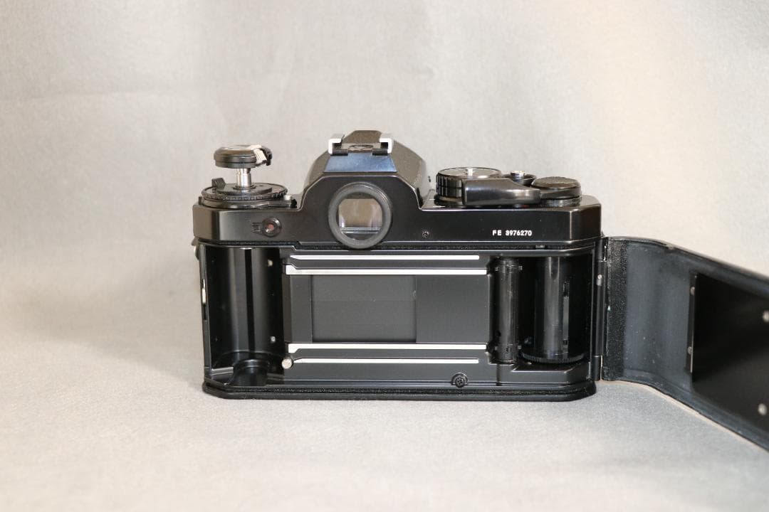 NIKON FE黒+MD12モータードライブ