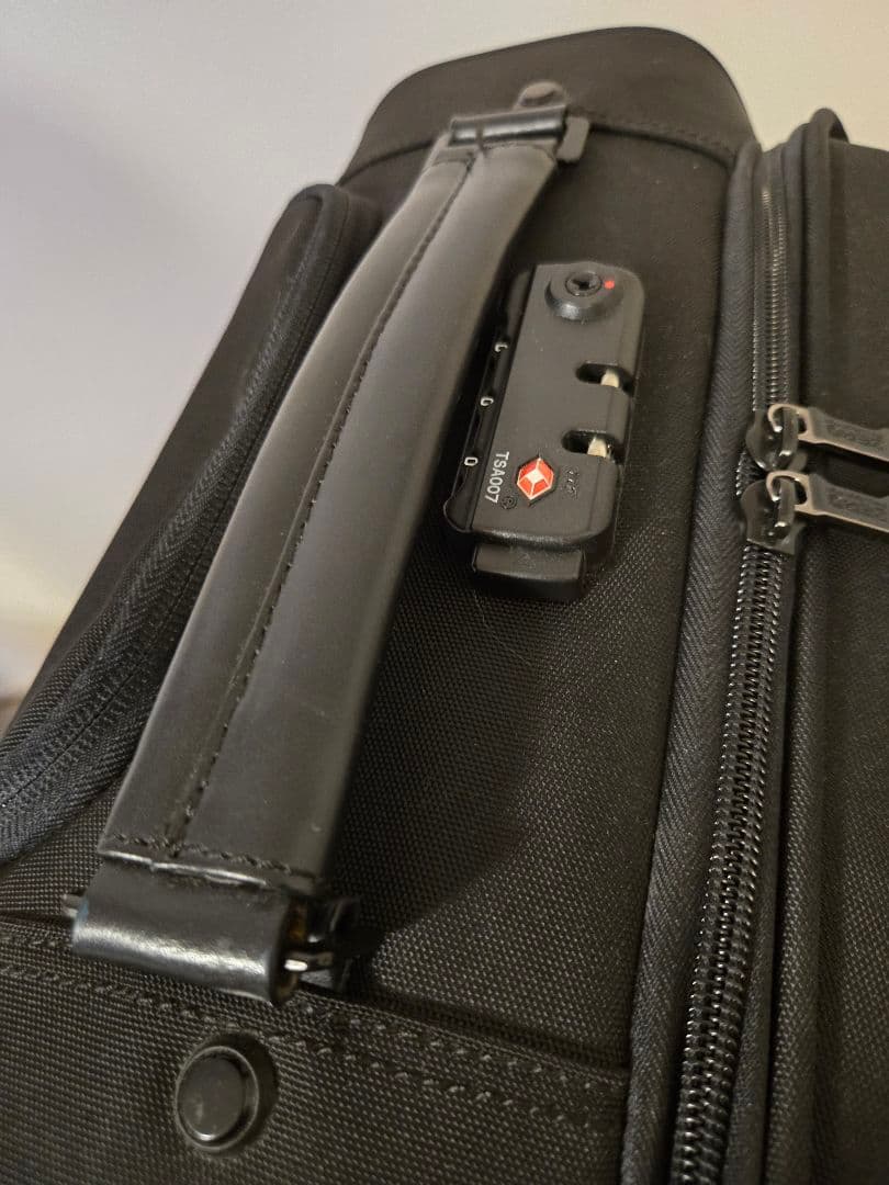 ZERO HALLIBURTON 黒 機内持込みサイズ キャリーケース