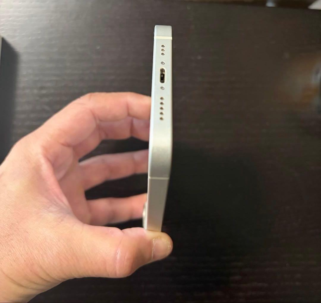 iPhone13 128GB スターライト　SIMフリー　箱・ケーブル付