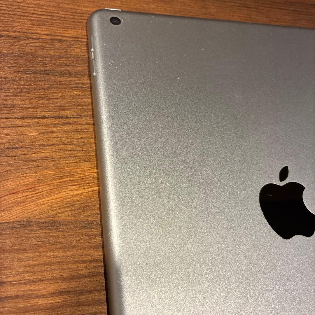 Apple iPad 第五世代 128GB シルバー