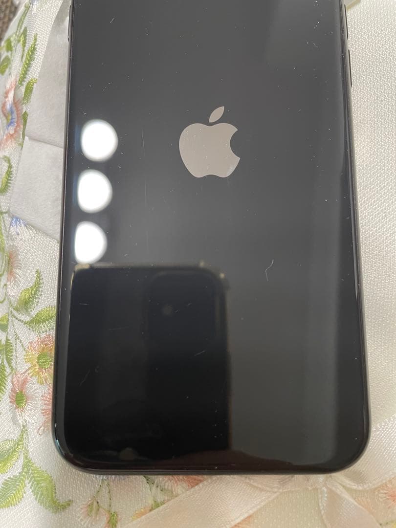 Apple iPhone se2 ブラック本体　64g