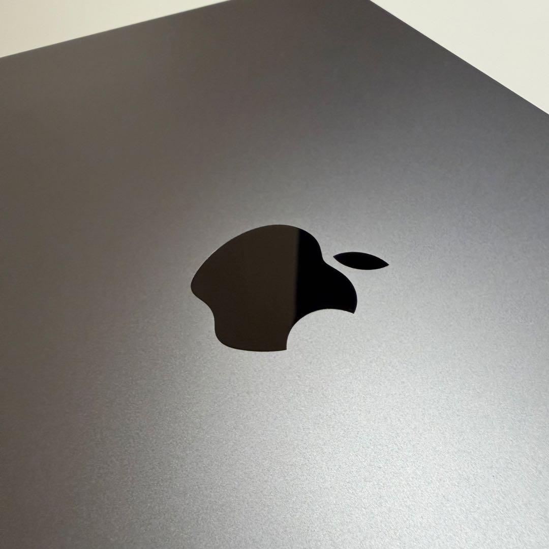 【美品】MacBook Air （M2, 2022）13.6㌅ 元箱付き