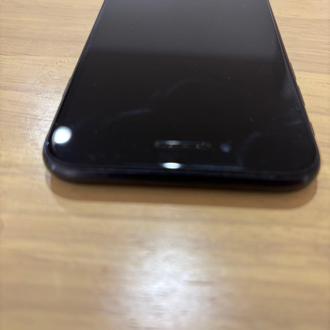 Apple iPhone SE 第2世代　ブラック