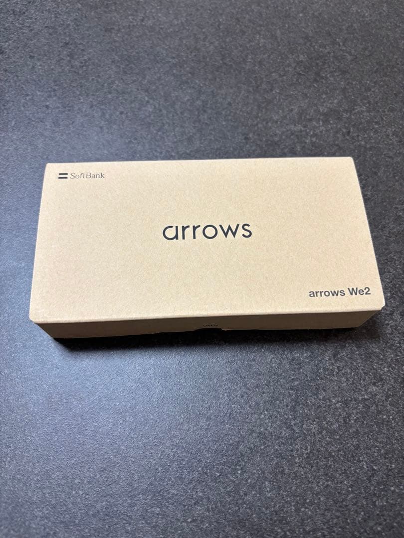 arrow アローズ arrow We2 携帯電話