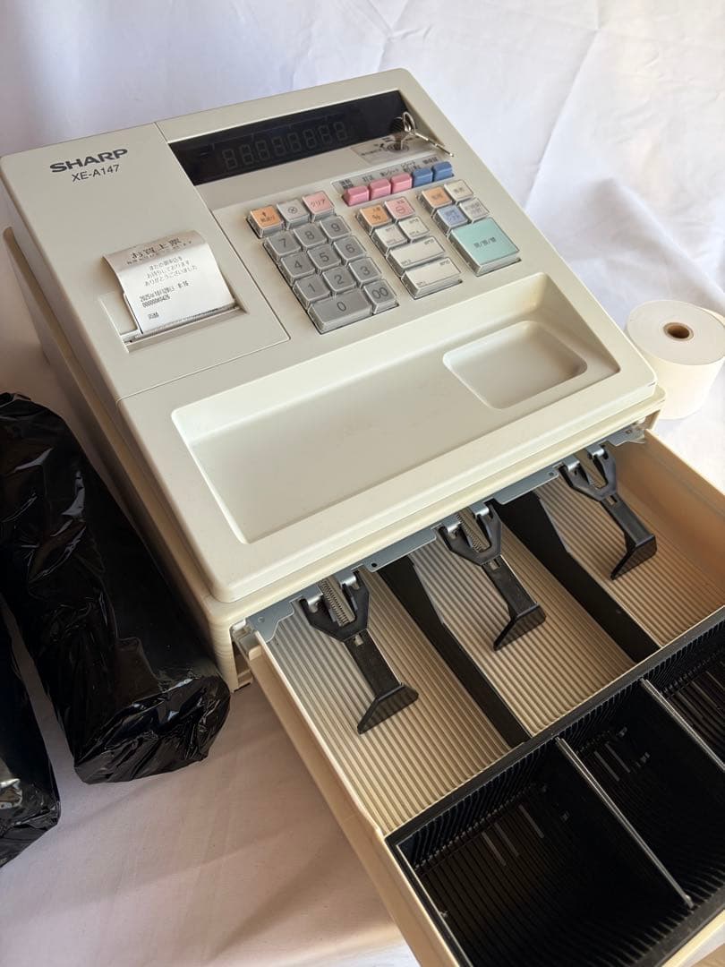 値引き可能　SHARP XE-A147 ホワイトレジスター　新品ロール紙8つ付き