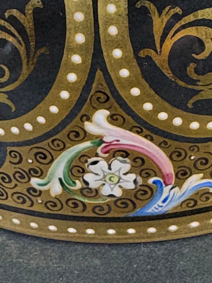 オールドバカラ豪華金彩エナメルカップとソーサ美品。