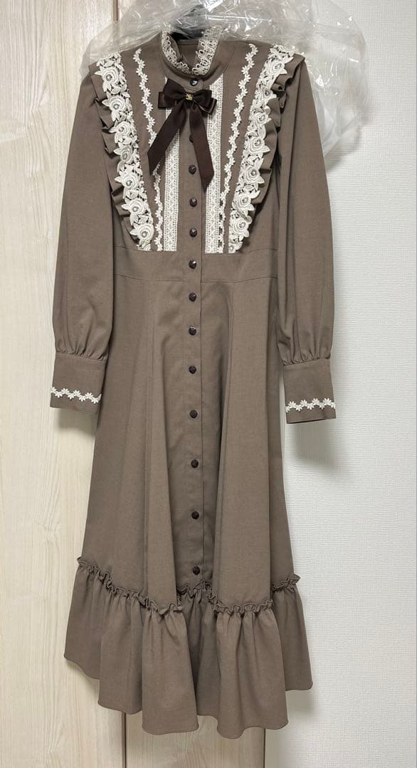 イノセントワールド　バラレースフリルワンピース　モカ　Mサイズ