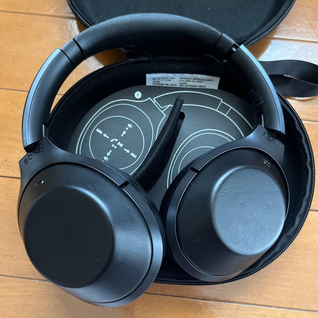 Sony mdr-1000xノイズキャンセリング　ブラック 収納ケース付き