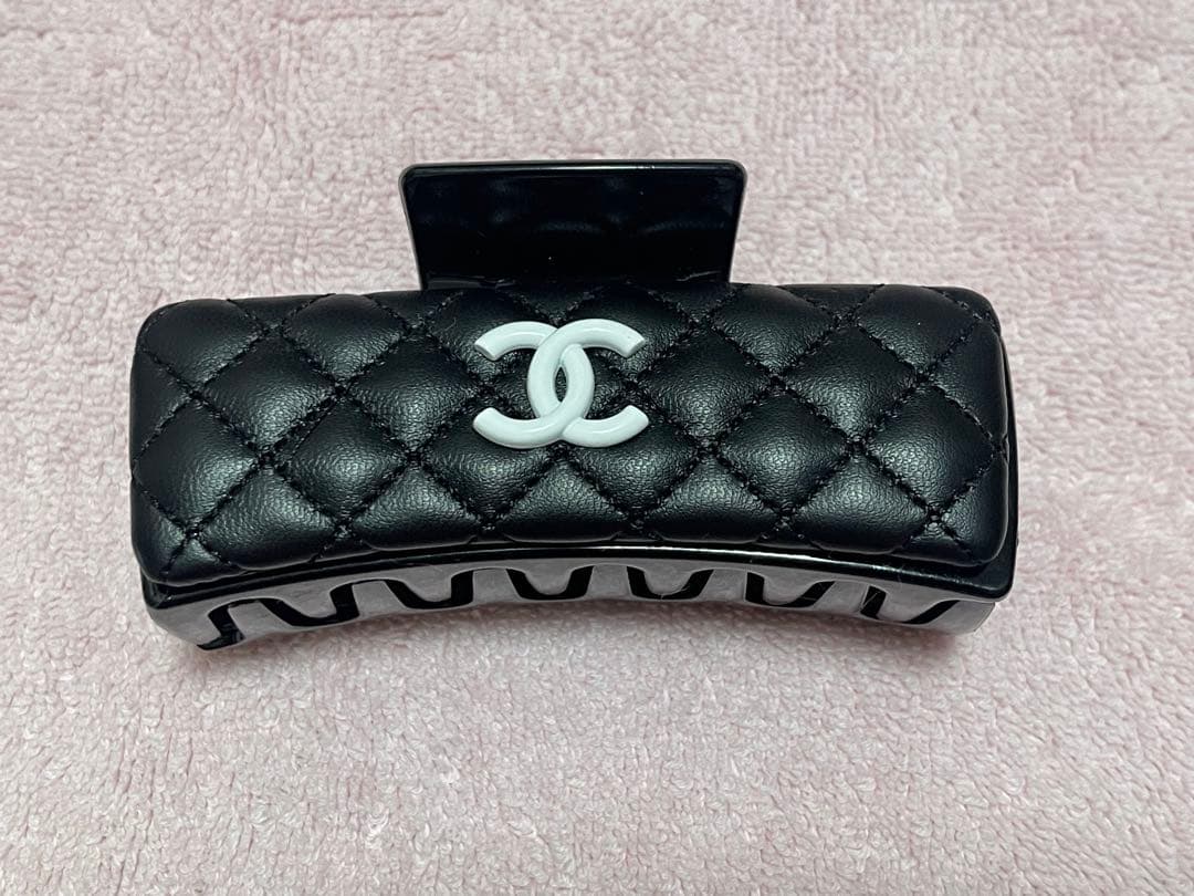 CHANEL キルティングヘアクリップ ブラック&ベージュ 2個セット