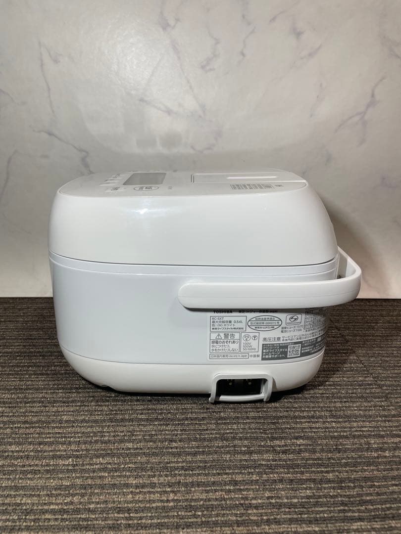 975 東芝 3合炊き IHジャー炊飯器 ホワイト 備長炭ダイヤモンド釜 高年式