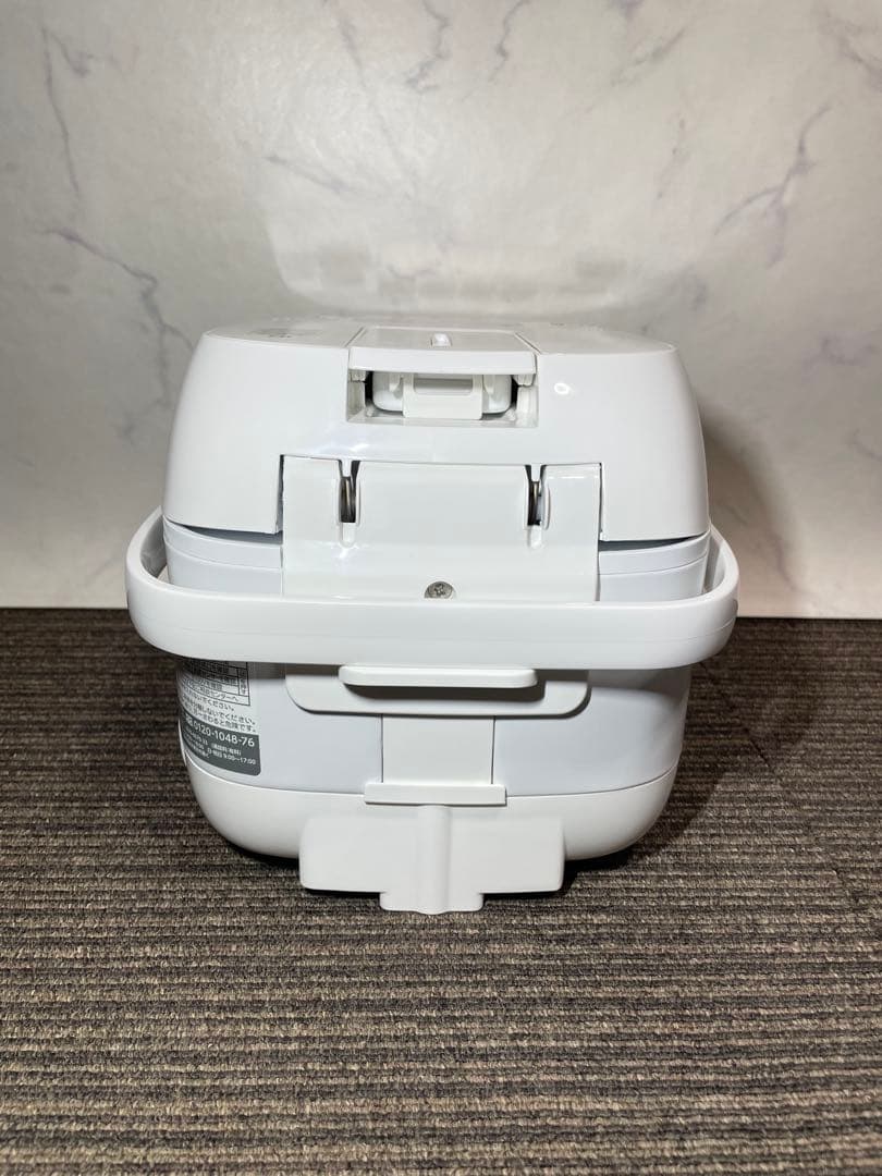 975 東芝 3合炊き IHジャー炊飯器 ホワイト 備長炭ダイヤモンド釜 高年式