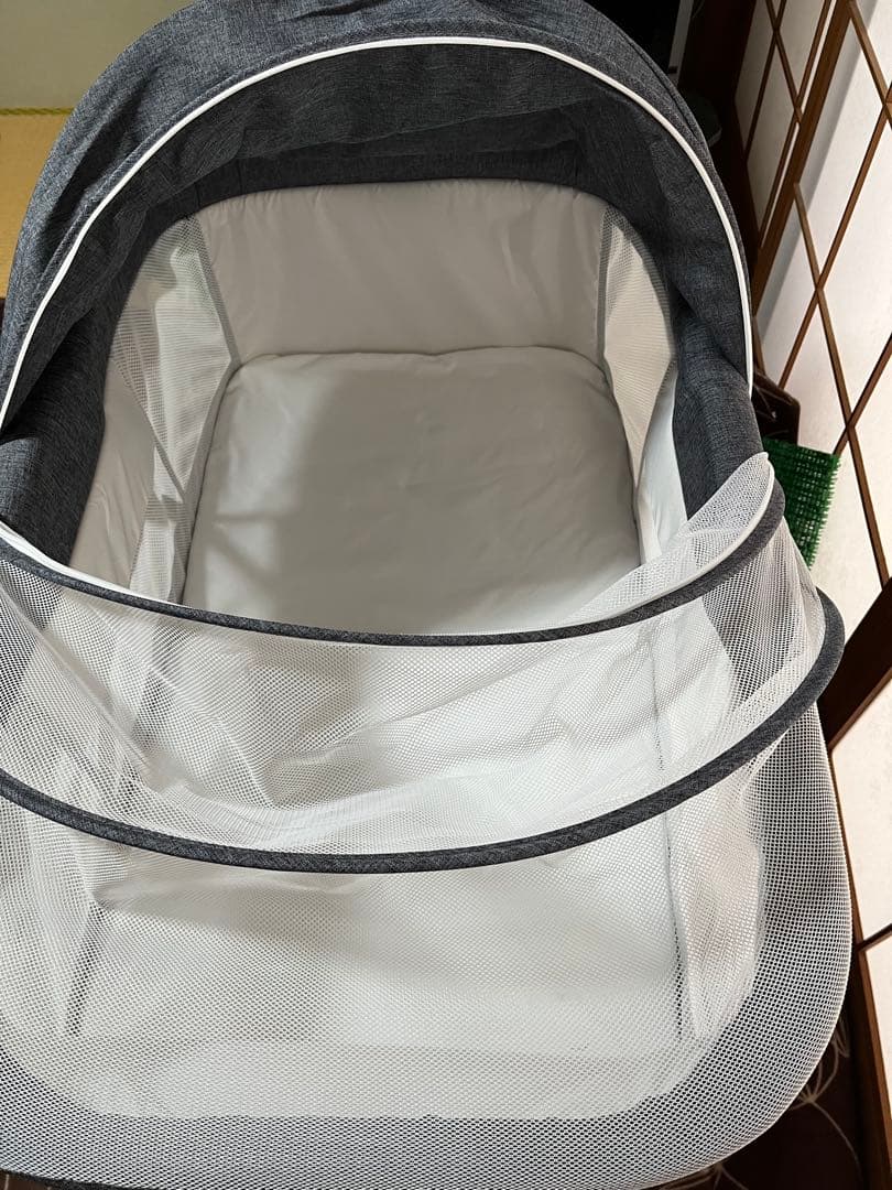 折りたたみ式メッシュベビーベッド（取説あり）