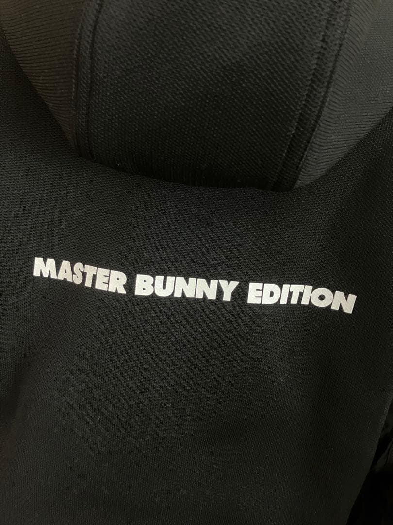 ⭐️美品⭐️マスターバニー　中綿切替　ジップアップ　パーカー　モックネック　黒