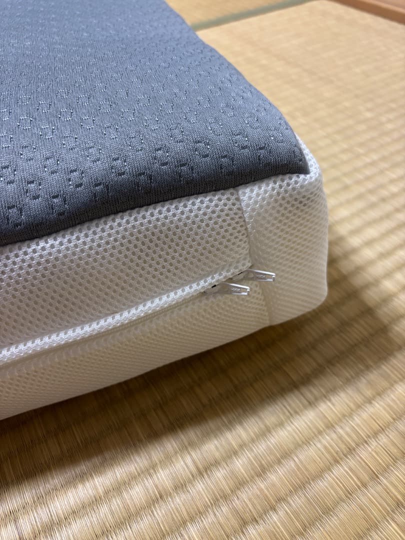 西川 3つ折り 体圧分散マットレス (セミダブル)