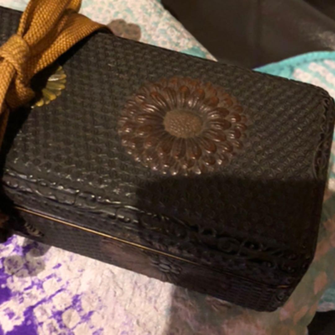 菊紋　銀金具中梨子硯箱　銀水滴