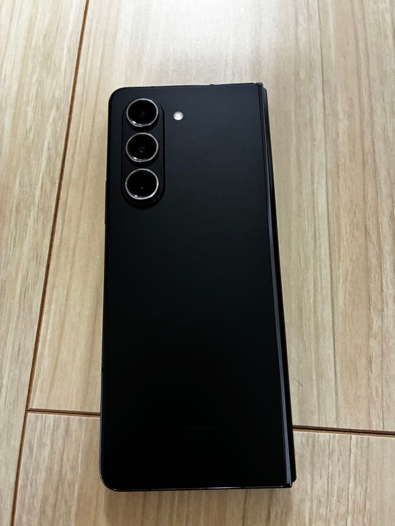 にこ　Galaxy Z Fold5 256GB au版 Phantom