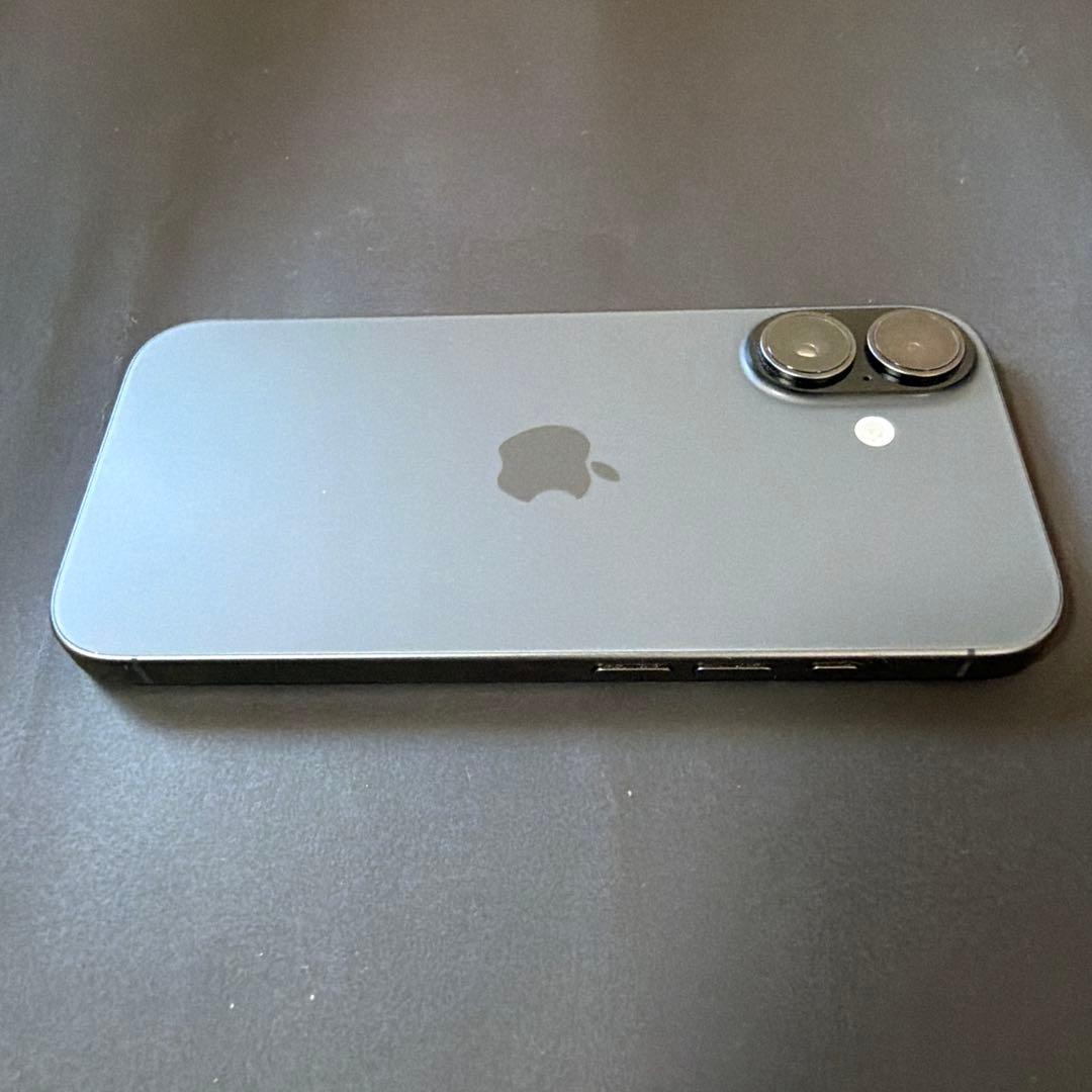 Apple iPhone17（Spigen製ケース+フィルム+Anker充電器）