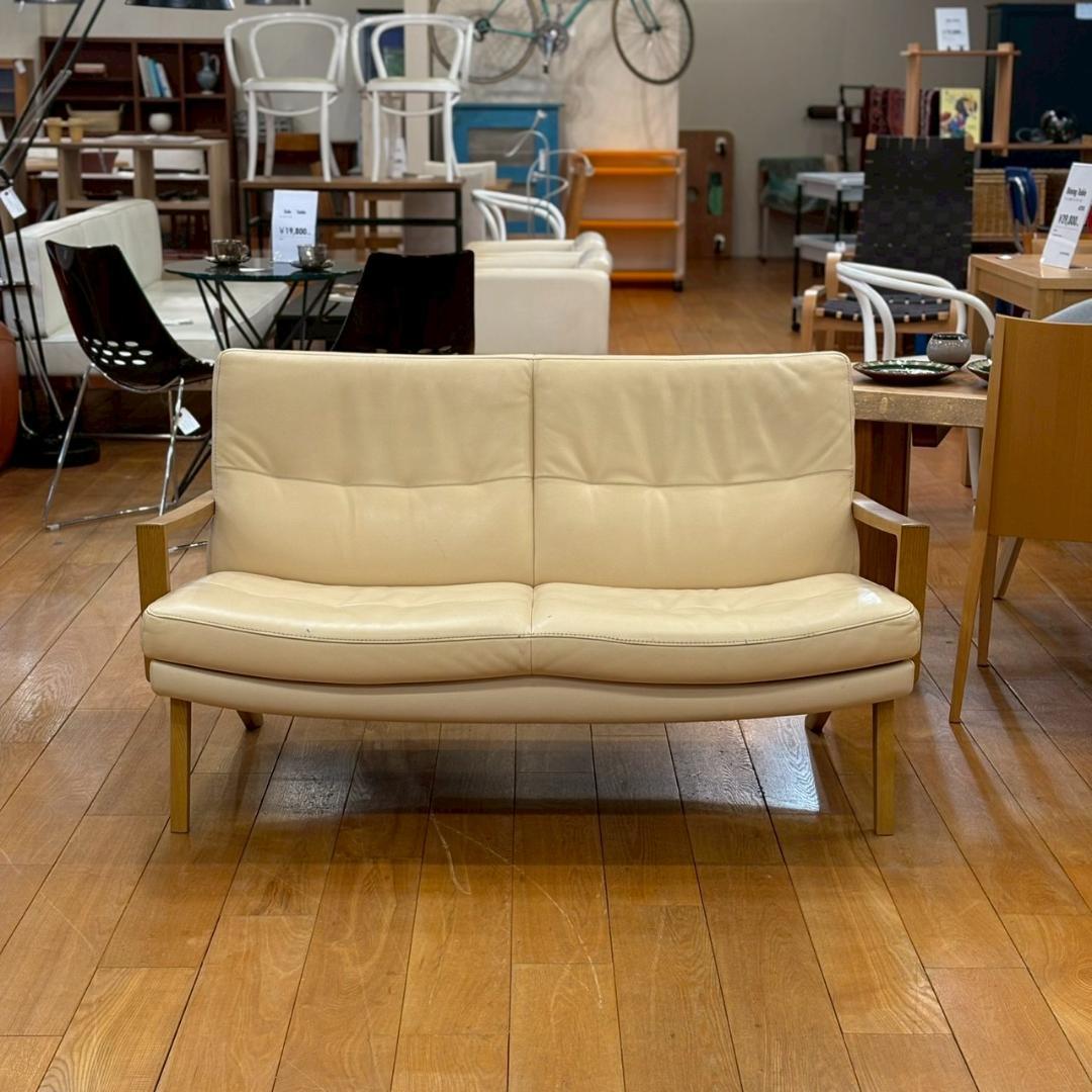 カリモク レザー 2人掛け ソファ 北欧風