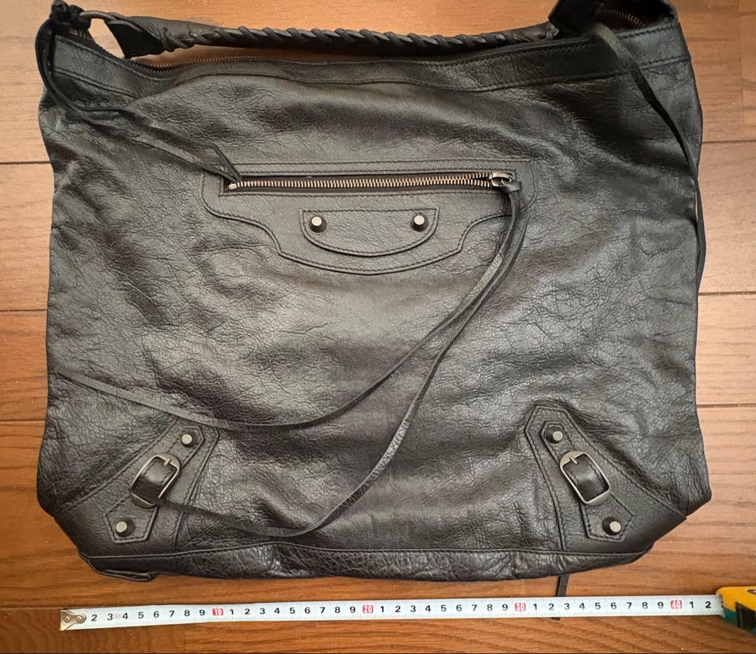 【未使用】BALENCIAGA ブラックレザー ショルダーバッグ　サンデー