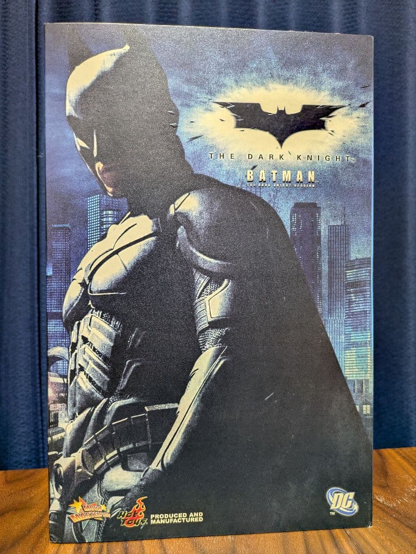 ダークナイト バットマン フィギュア　ホットトイズ