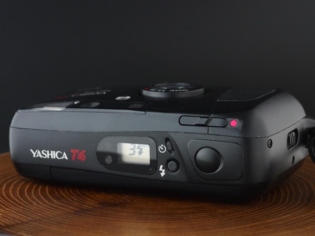 フィルムカメラ YASHICA T4 KYOCERA ZEISS TESSAR 3.5/35