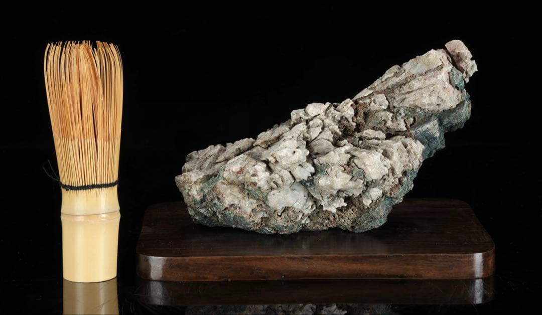 菊花石　断層石 風化景石 台座付 721g 天然石 鑑賞石 原石 自然石 景石