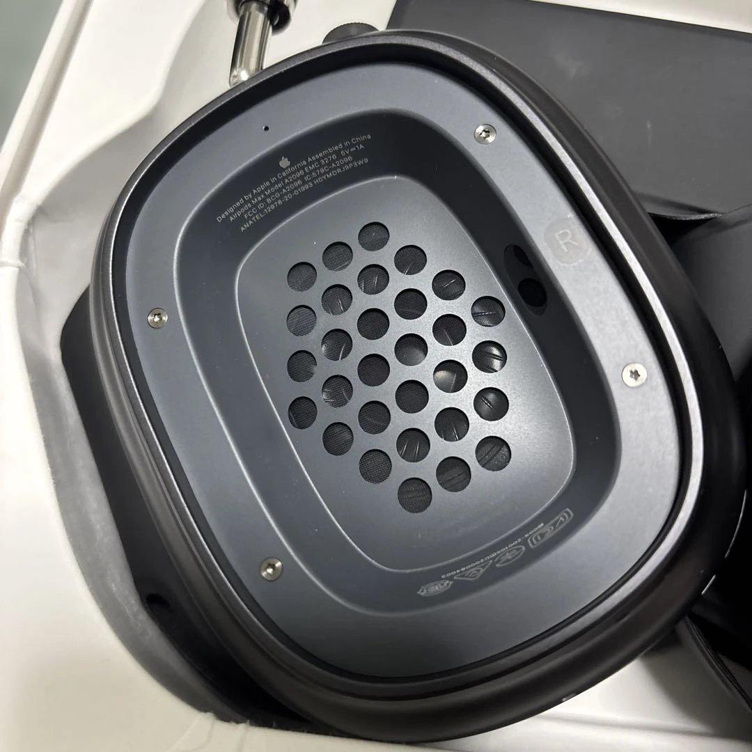 AirPods max ブラック