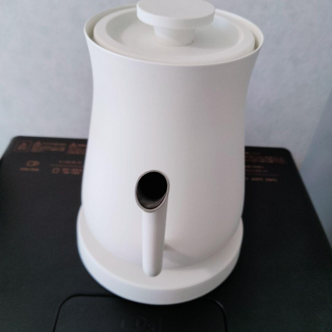 【新モデル　美品】BALMUDA バルミューダ　電気ケトル　ホワイト　白　535