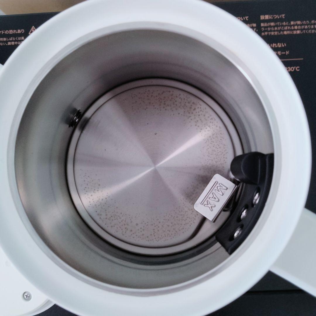 【新モデル　美品】BALMUDA バルミューダ　電気ケトル　ホワイト　白　535