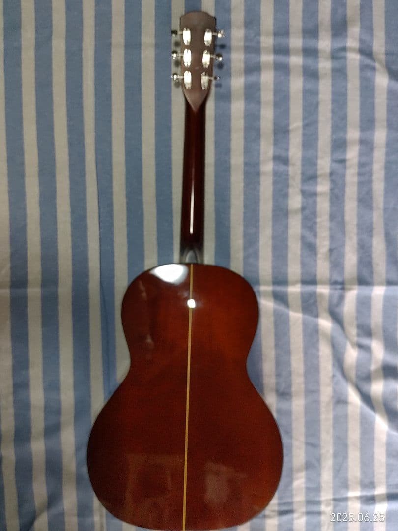 Morrisの12フレットジョイントのNYスタイルギターMY-601tsです。