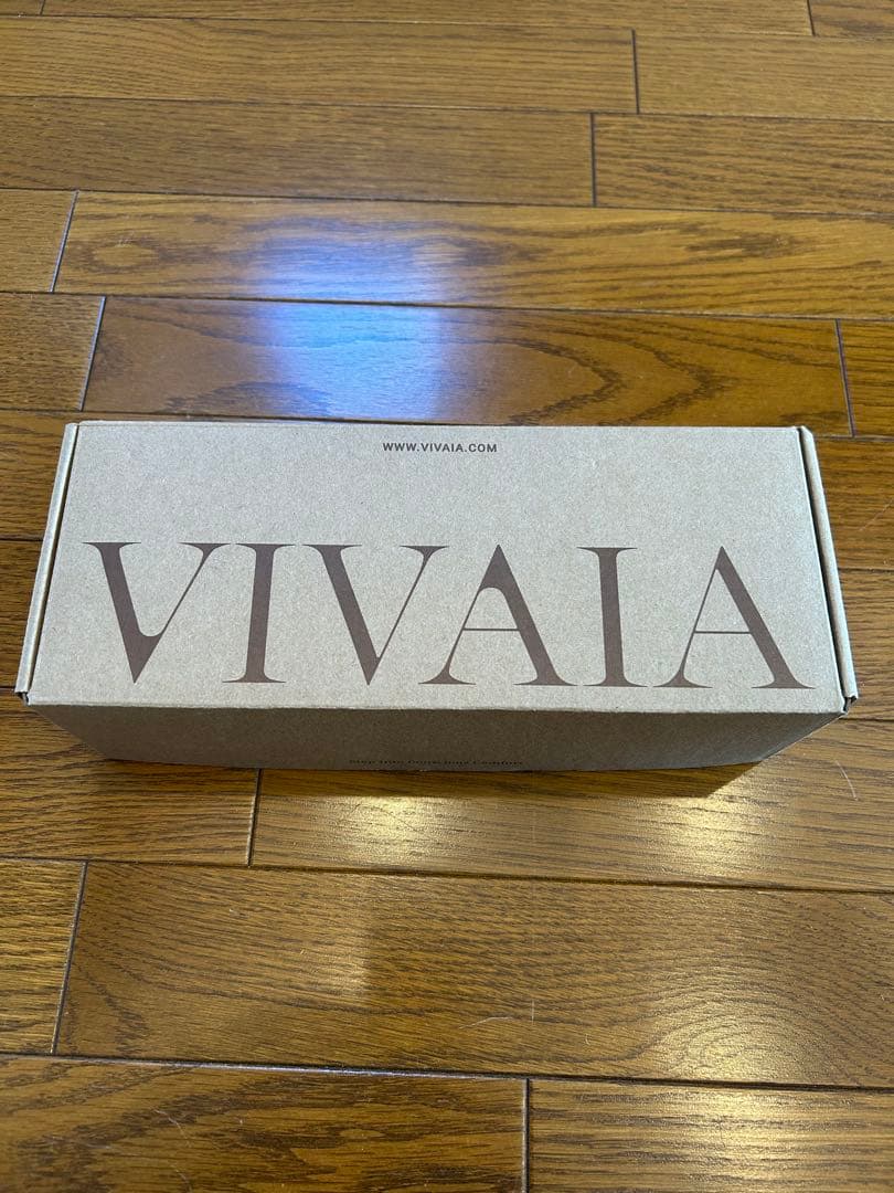 VIVIA ヴィヴァイア　ブラック アーモンドトゥフラットシューズ