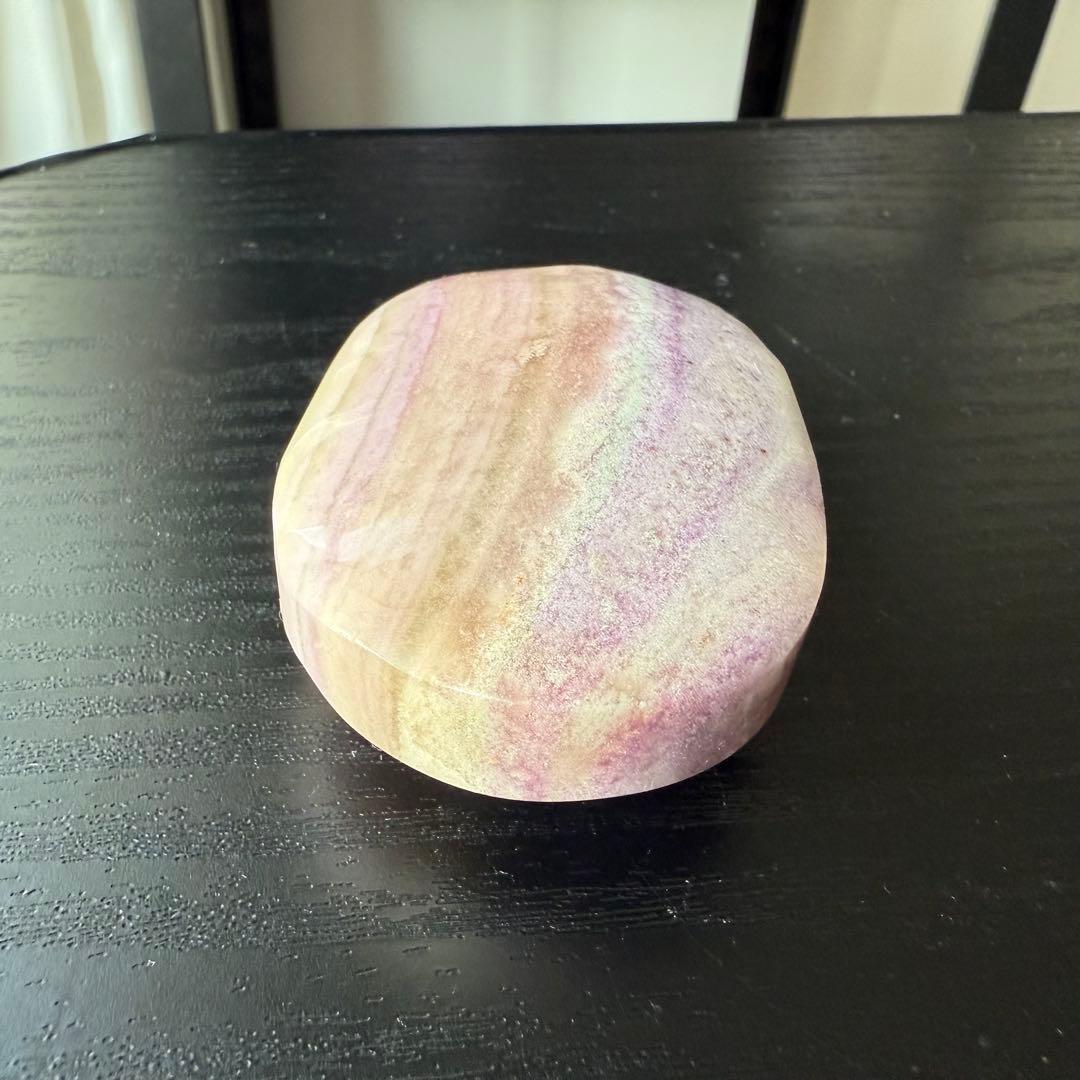 【ノブ】天然石フローライトのお握り石　置物NO.112903