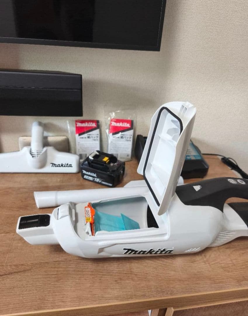 美品【土日限定お値下げ】マキタ掃除機CL282FD 18vバッテリー/急速充電器