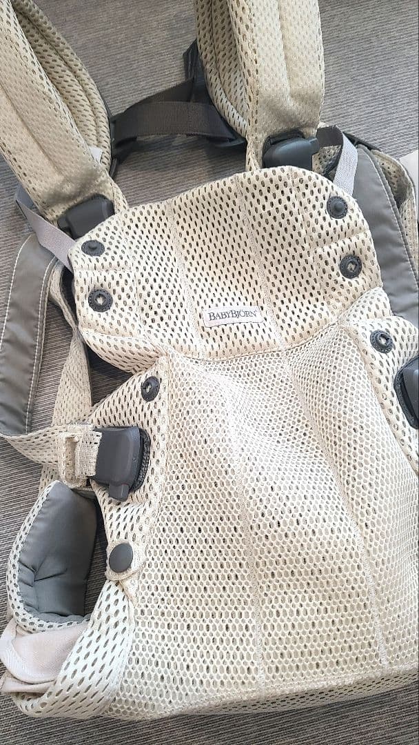 美品　BABYBJÖRN ハーモニー 抱っこひも クリーム