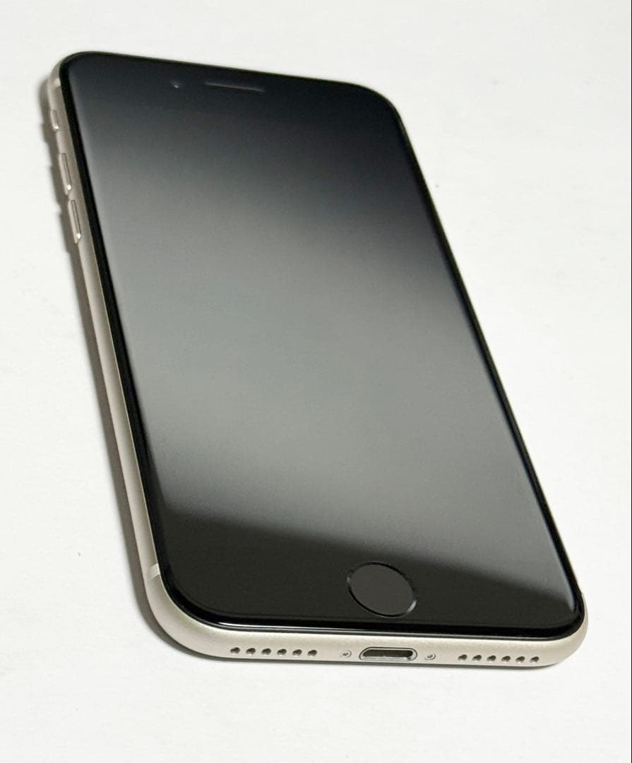 未使用に近い　バッテリー最大容量100%　iPhone SE 第3世代 64GB