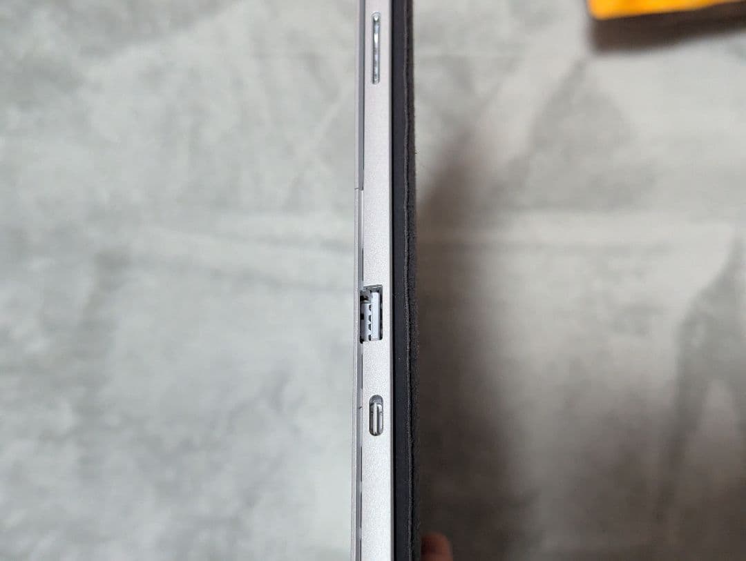 Surface Pro 7 本体 + Surface Pen + キーボード