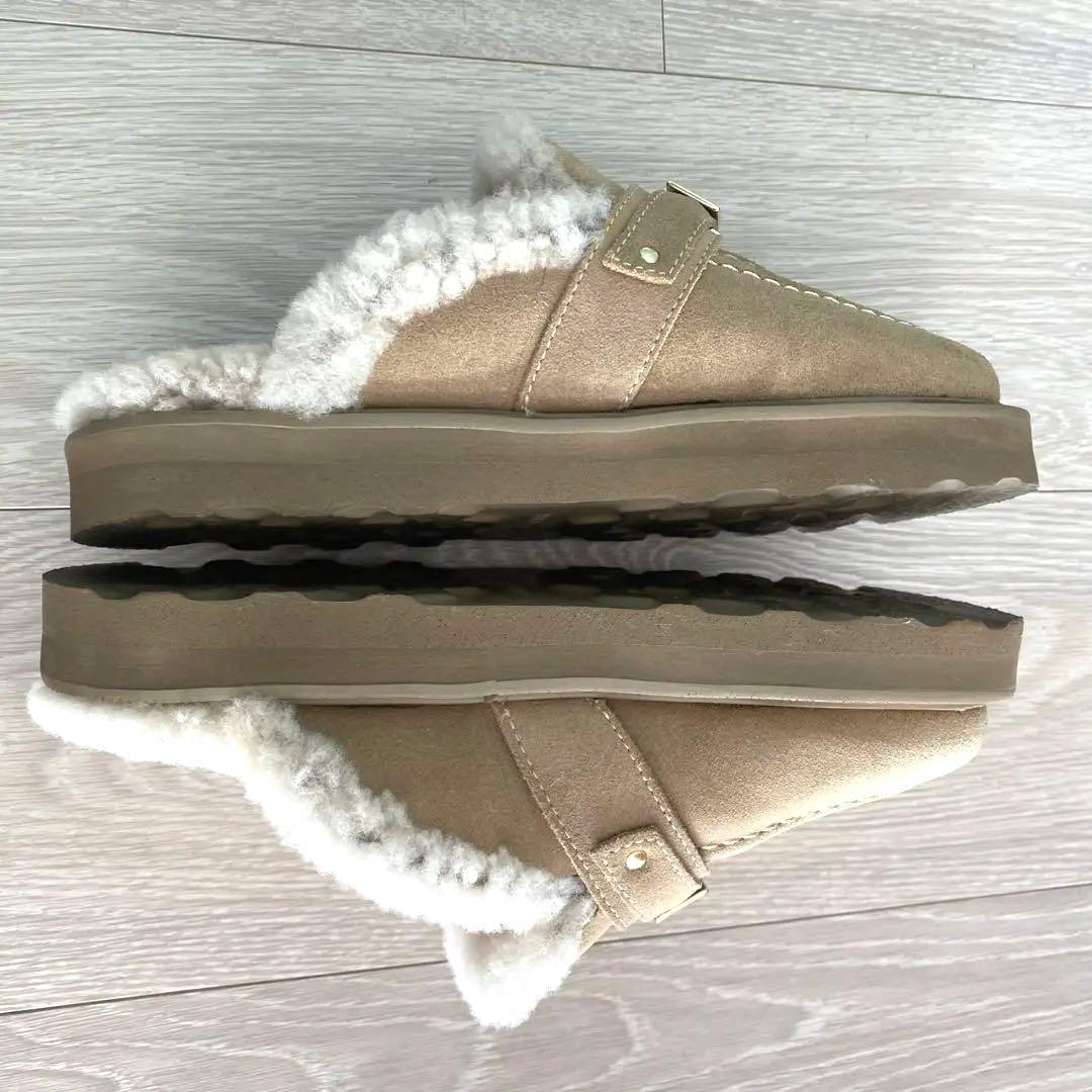 CAMINANDO カミナンド ベージュ ファー付き　バックルサンダル　2024