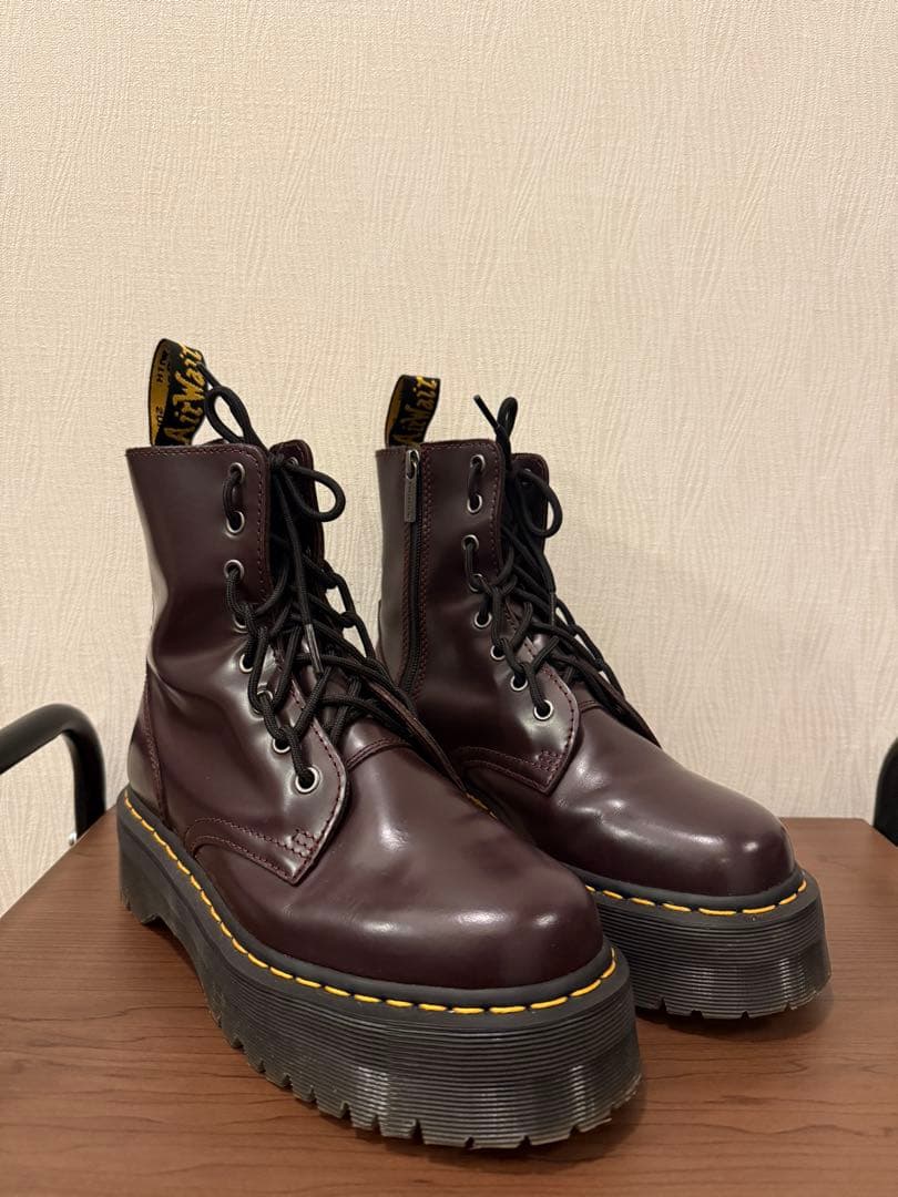 ドクターマーチン バーガンディ 厚底ブーツ