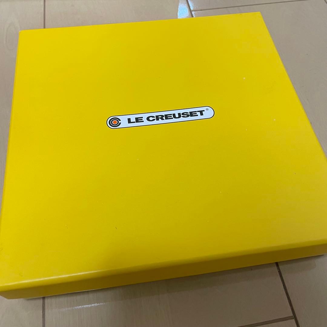 ル・クルーゼ EOS キャセロール 20cm ＋ラウンドプレート2枚セット