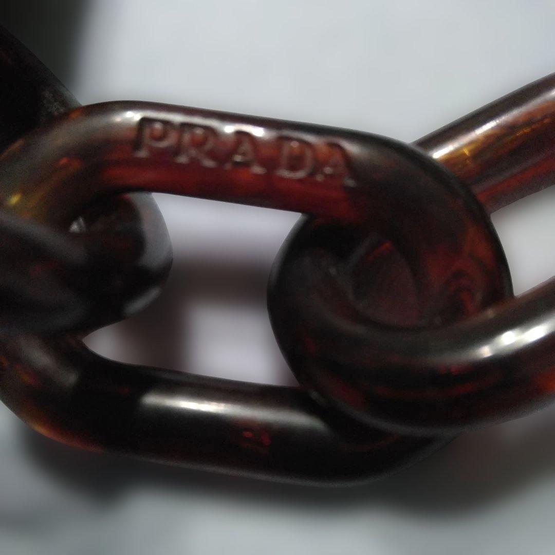 PRADA 焦げ茶色のプラスチック製 ショルダーバッグ