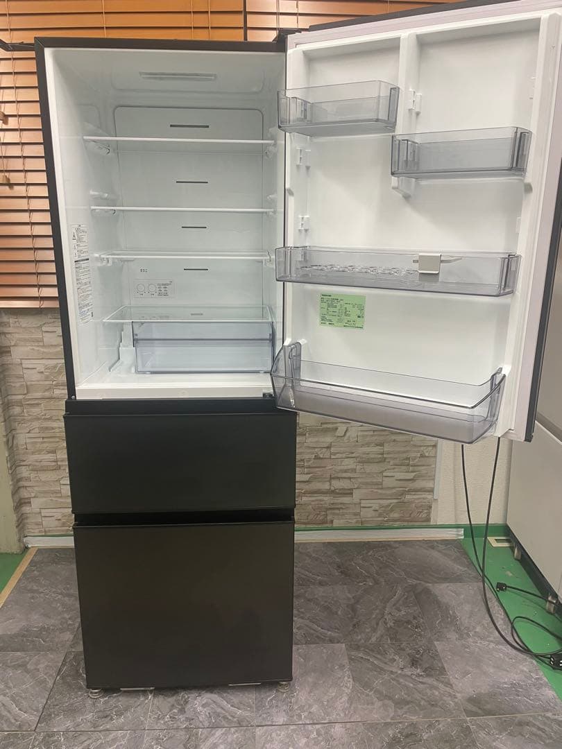 東芝 GR-V36SC(KZ) 3ドア　冷蔵庫 356L ブラック　24年製