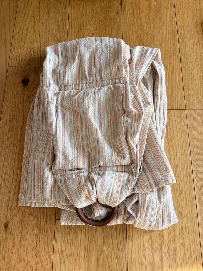 あっきースリング（室内で5回使用のみ）