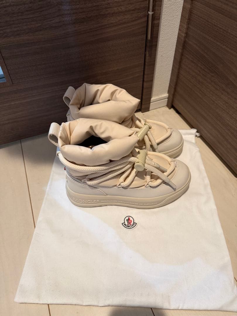 m*u様 【正規品】 MONCLER モンクレール ベージュ ダウンブーツ レデ