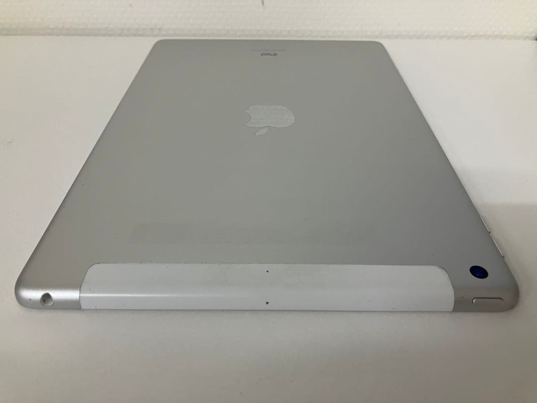 iPad 第8世代 シルバー セルラーモデル