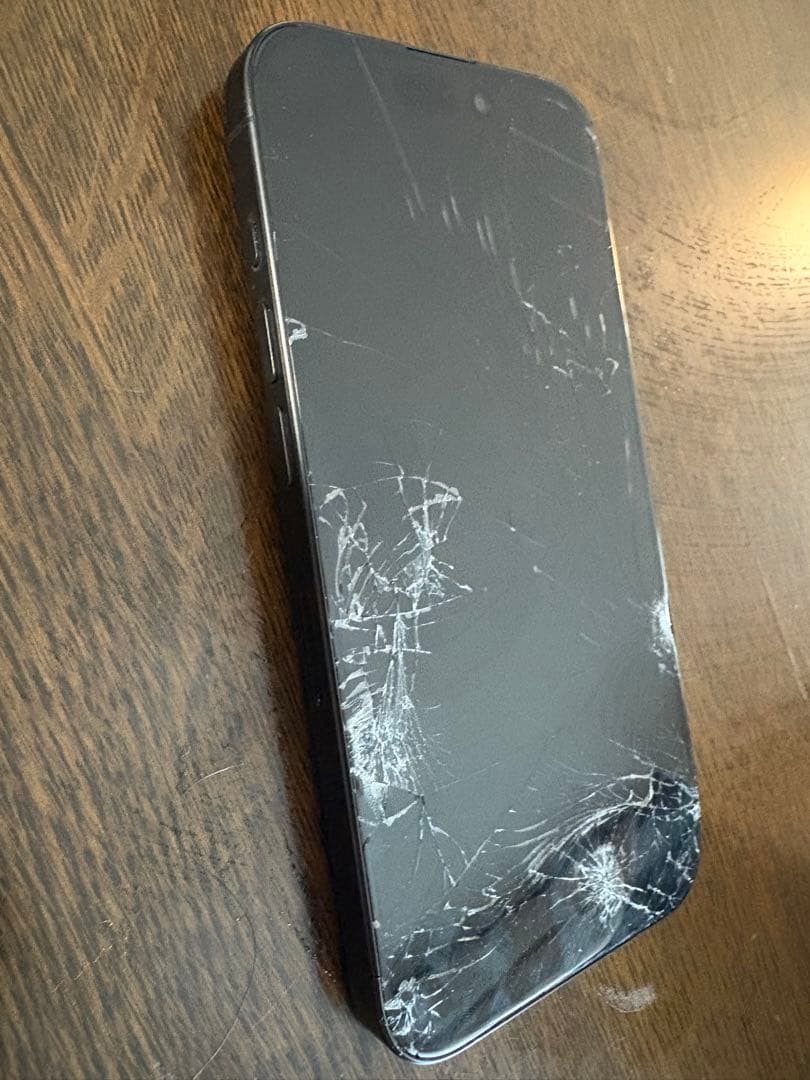 iPhone 15 Pro 【1TB】 本体 画面ひび割れ